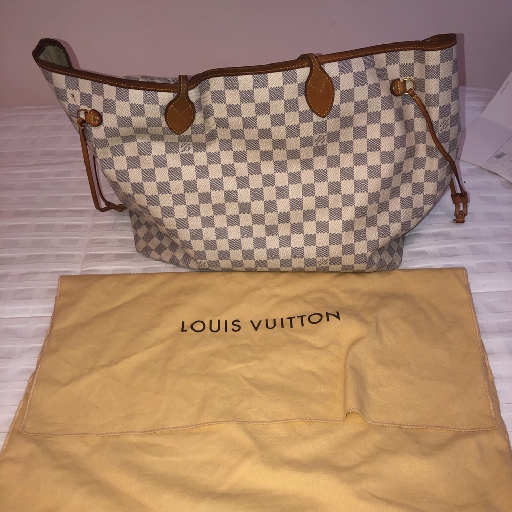Louis Vuitton never full